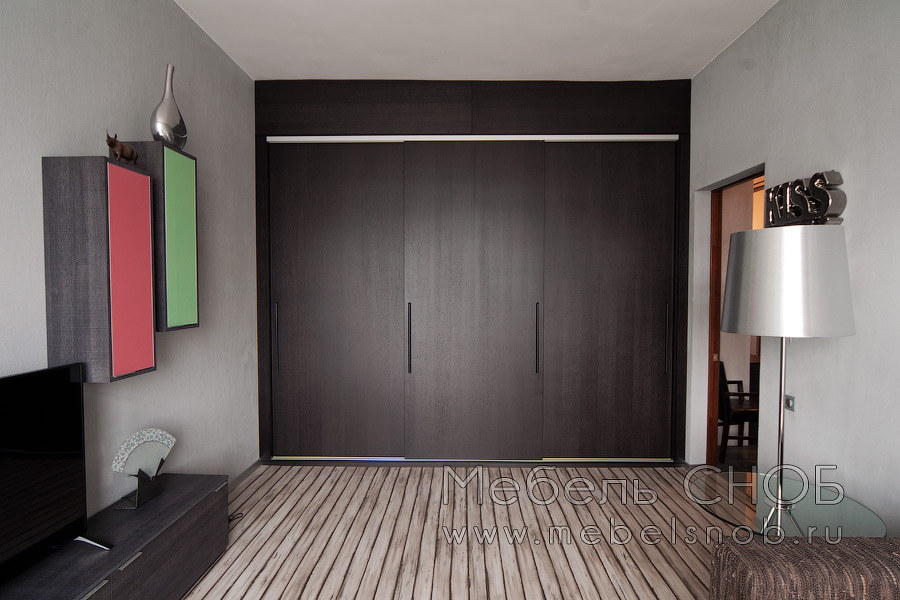 В одном из центральных районов Москвы, в доме на Фрунзенской набережной были изготовлены встроенный шкаф-купе и гостиная, выполненные по индивидуальному заказу клиента. В одном из центральных районов Москвы, в доме на Фрунзенской набережной были изготовлены встроенный шкаф-купе и гостиная, выполненные по индивидуальному заказу клиента.