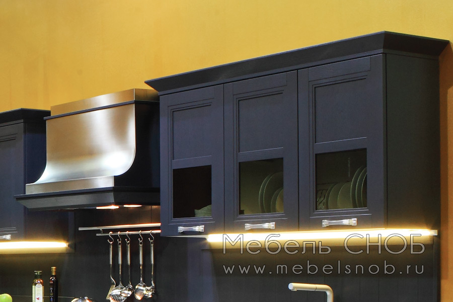 Рамка фасадов Манчестер Серый Жемчуг - массив ясеня. Центральная часть - ДСП, облицованная шпоном ясеня.