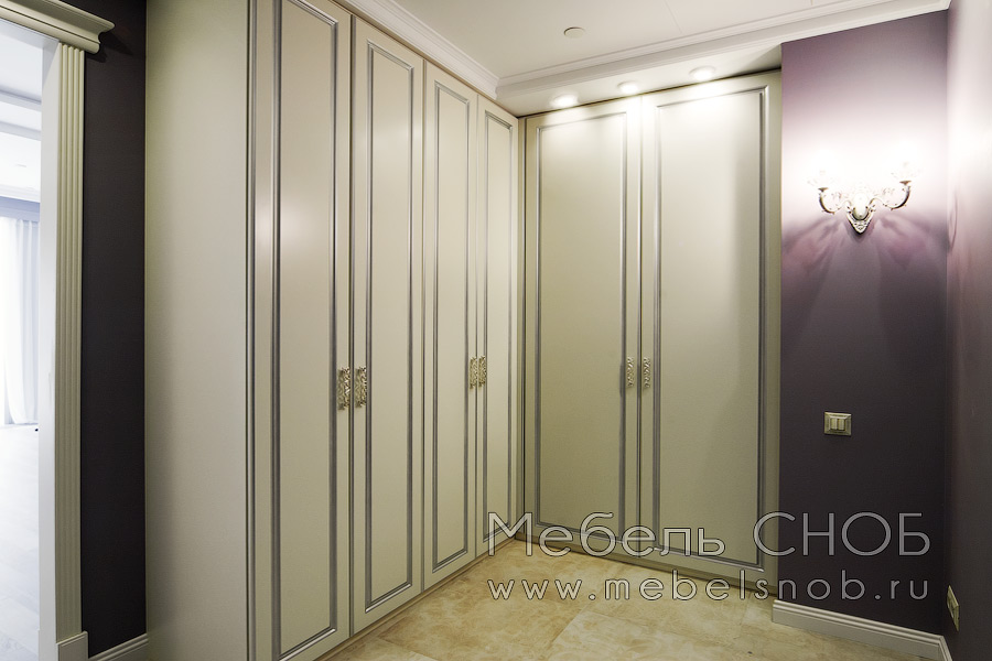 Встроенный шкаф из МДФ в прихожую спроектирован и изготовлен по индивидуальному проекту заказчика.