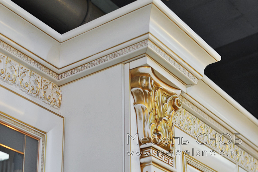 Для кухни Ника Д’оро белая предлагаются изящные пилястры и величественные колонны, фризы с барельефом и резные карнизы.