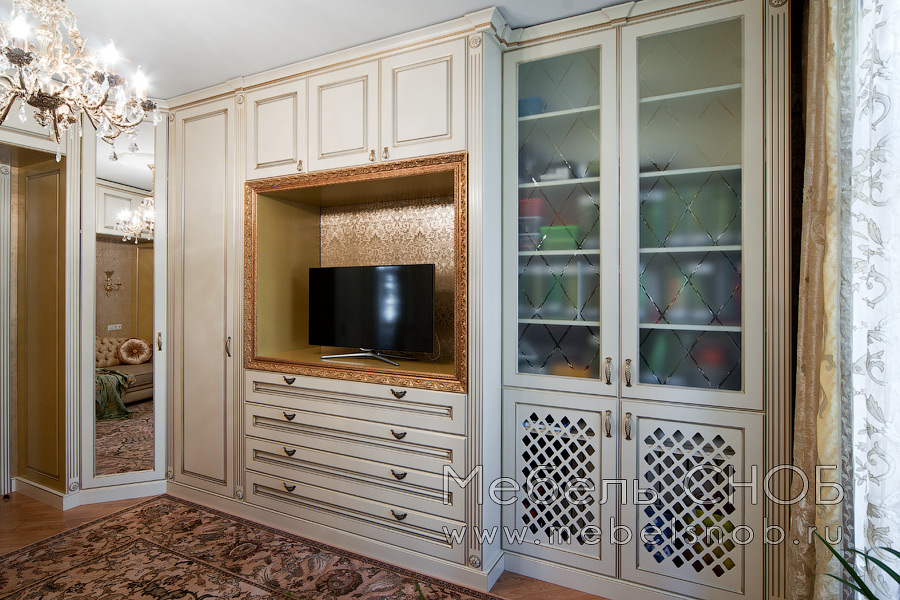 Для реализации данного проекта было решено использовать в качестве фасадной части мебельного гарнитура такой материал как МДФ.